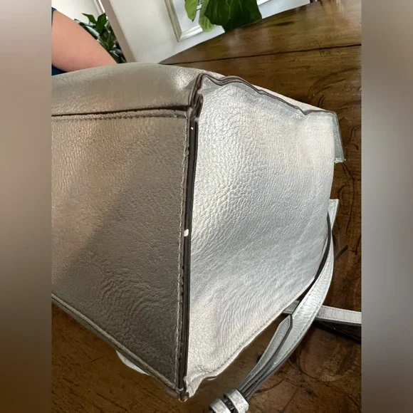 Kate Landry silver peopled leather pineapple charm pocket bag - Picture 7 of 11